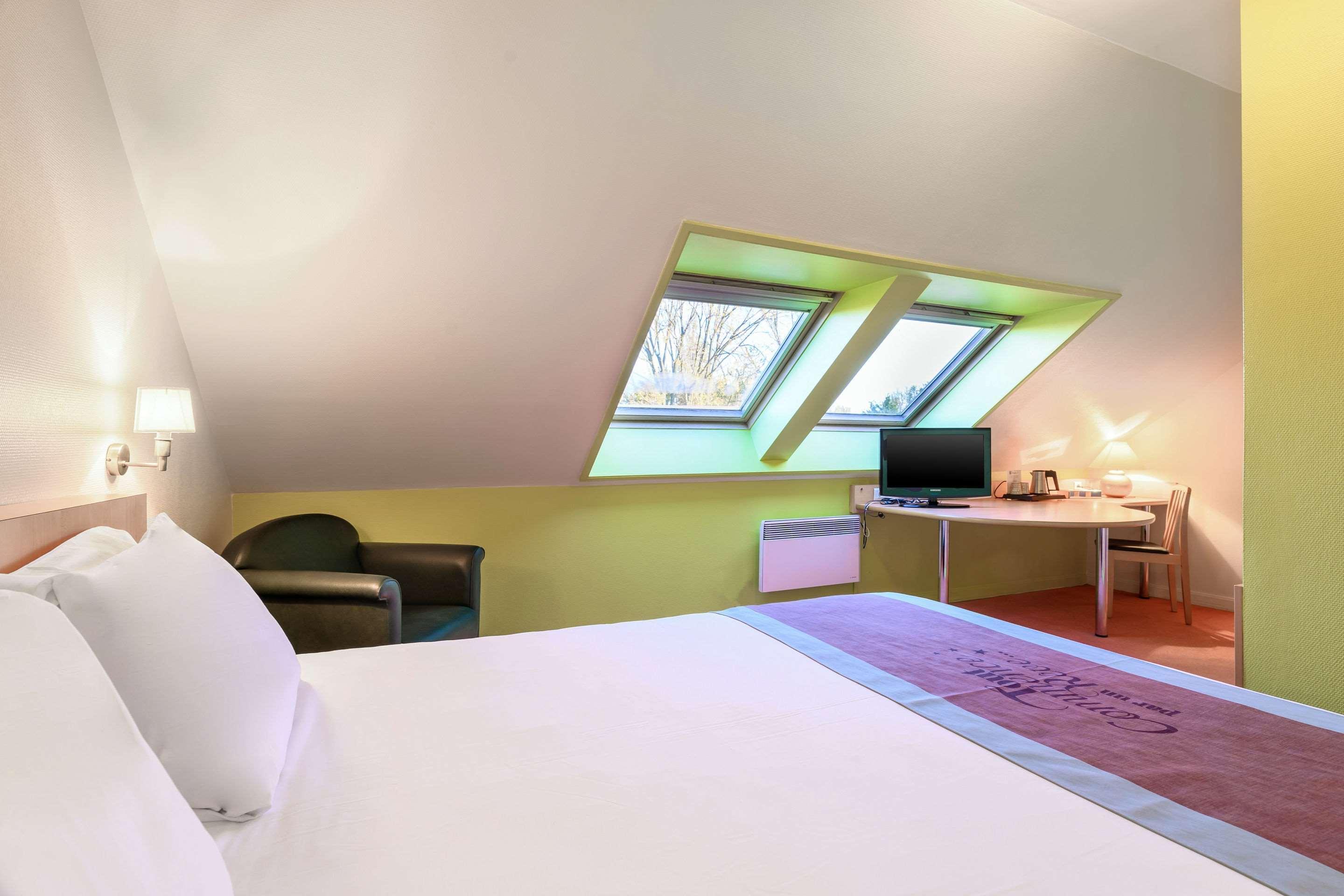 Kyriad Lille - Mons En Baroeul Экстерьер фото