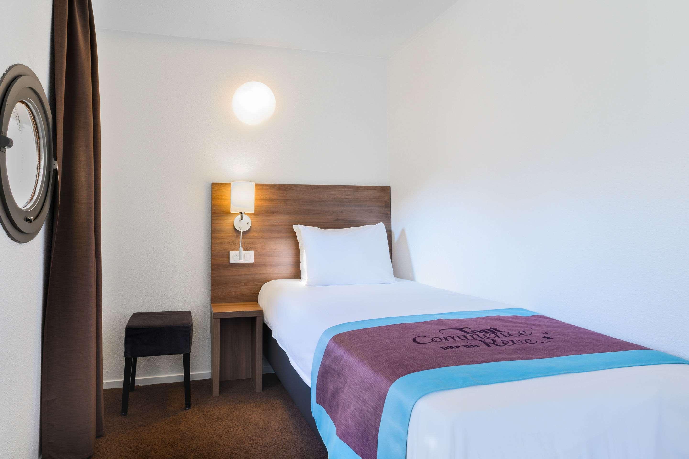 Kyriad Lille - Mons En Baroeul Экстерьер фото