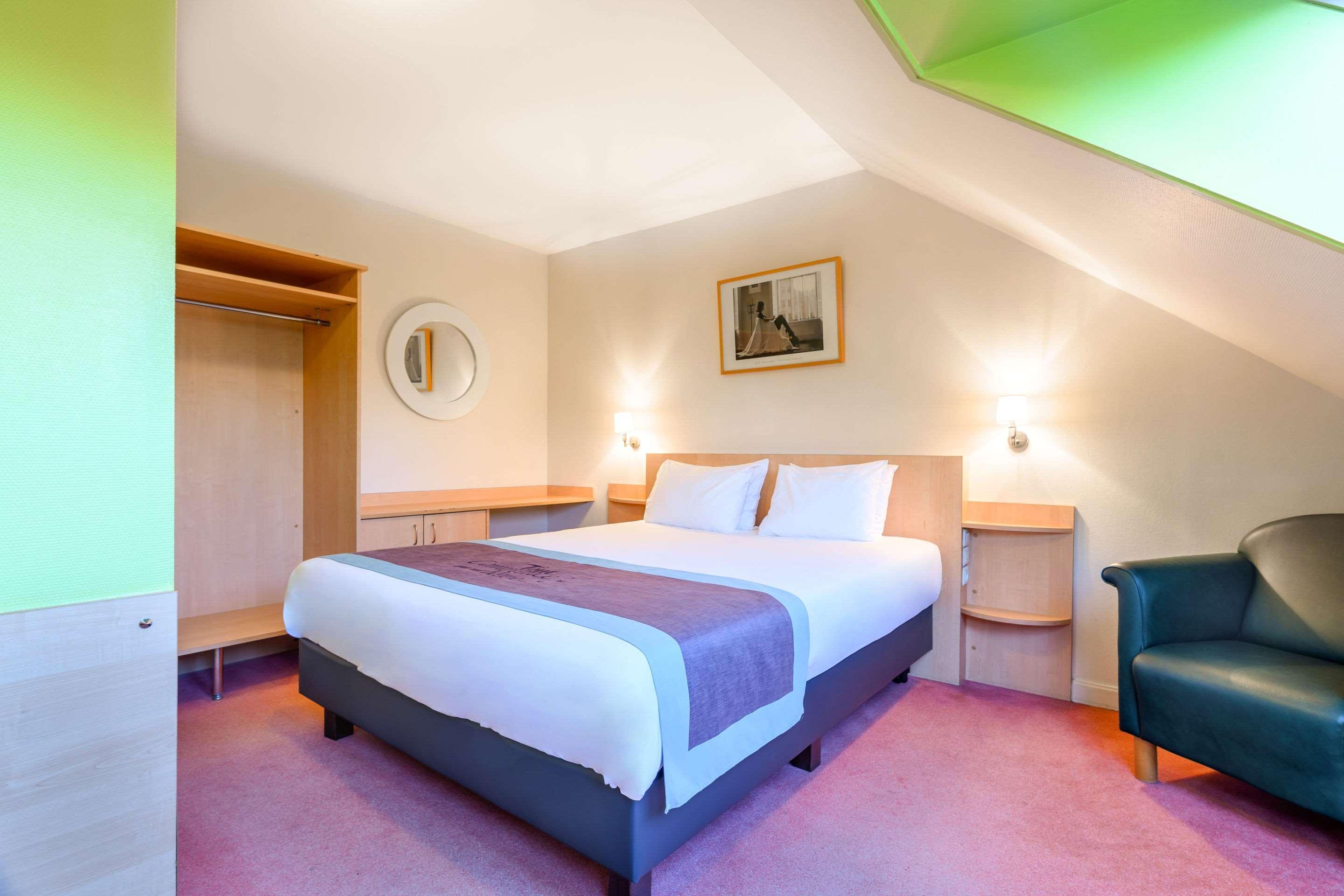 Kyriad Lille - Mons En Baroeul Экстерьер фото